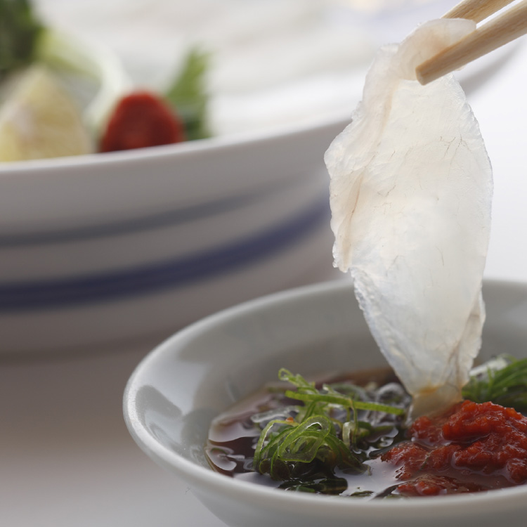 Carefully selected fresh ingredients provided customers
safties and best food. From production to cooking, thorough quality
control will be carried out and purification of quality up to one
with a source taste.