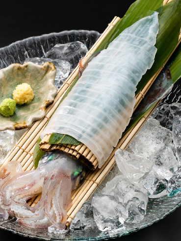 Sashimi of parboiled skin